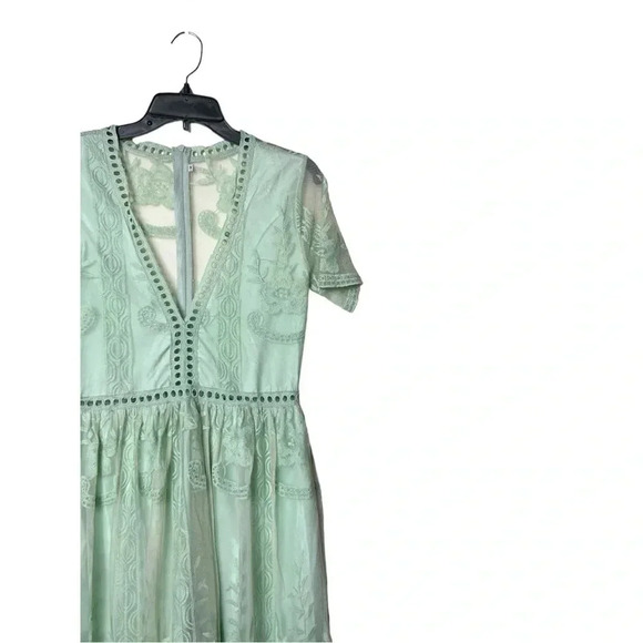 1733. UNBRANDED LACE MAXI LENGTH DRESS SIZE MEDIUM MINT GREEN IN COLOR EMBROIDER - Picture 3 of 10